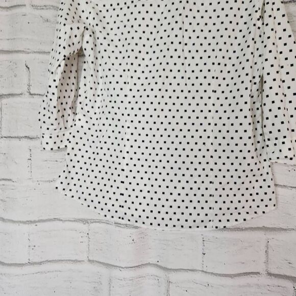 Foxcroft Wrinkle Free Fitted Cotton Geometric Button Up Blouse Black White Sz 8 - Picture 13 of 13